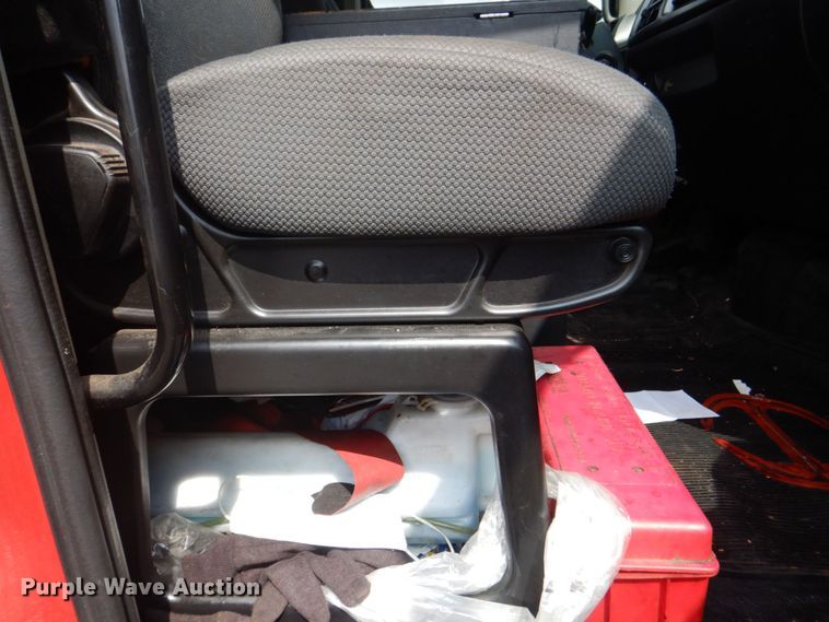 image for item DS8143 2014 Hino 268  box truck