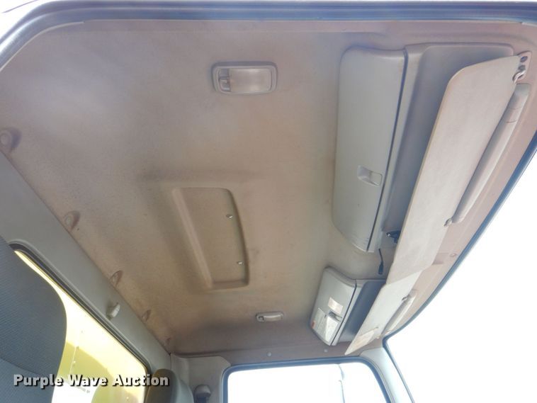 image for item DS8143 2014 Hino 268  box truck