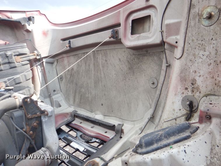 image for item DS8143 2014 Hino 268  box truck