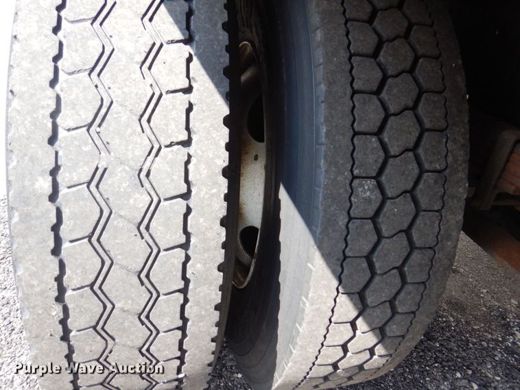 image for item DS8143 2014 Hino 268  box truck