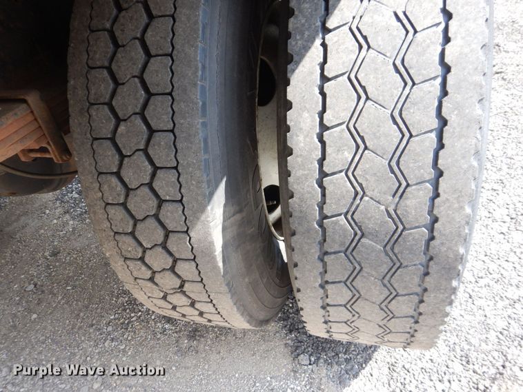 image for item DS8143 2014 Hino 268  box truck