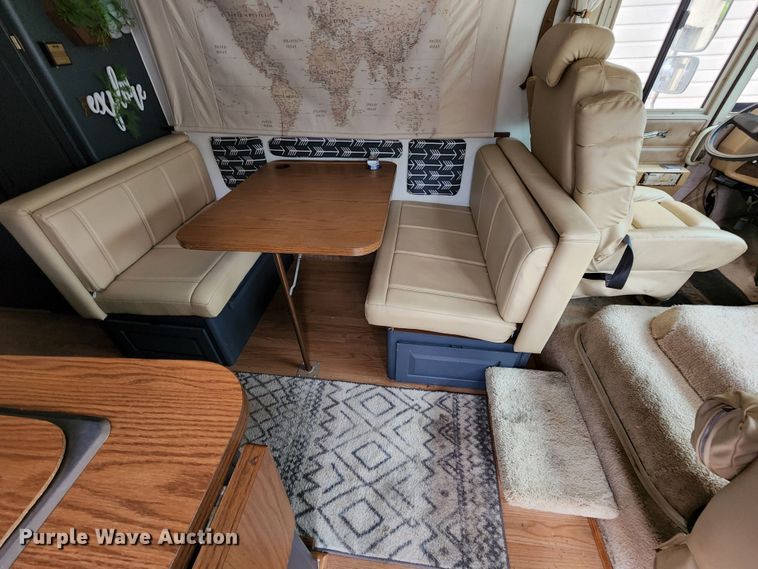 image for item JB9027 1985 Winnebago Chieftain 22  RV