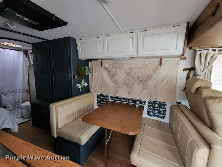 image for item JB9027 1985 Winnebago Chieftain 22  RV