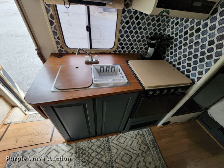 image for item JB9027 1985 Winnebago Chieftain 22  RV