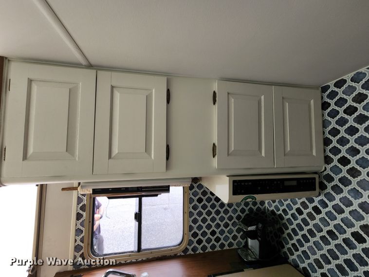 image for item JB9027 1985 Winnebago Chieftain 22  RV