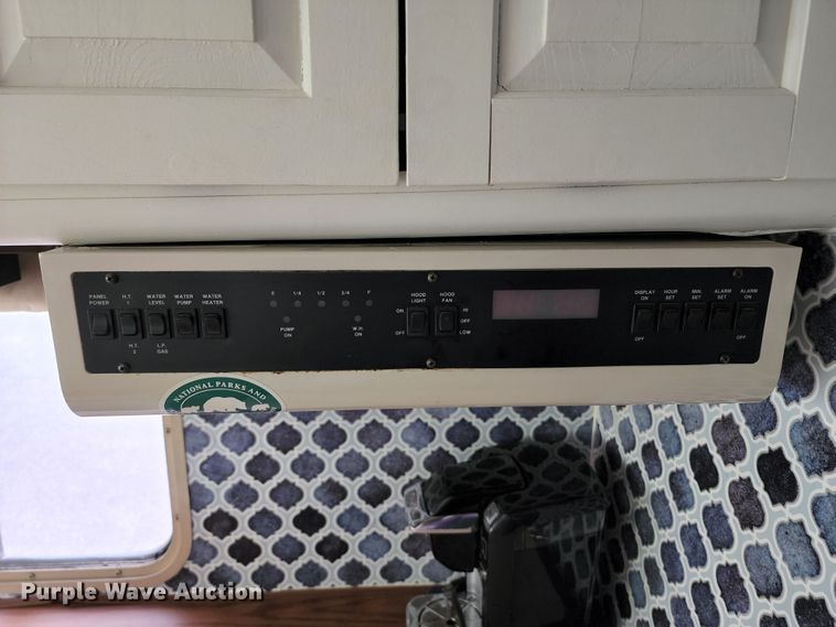 image for item JB9027 1985 Winnebago Chieftain 22  RV