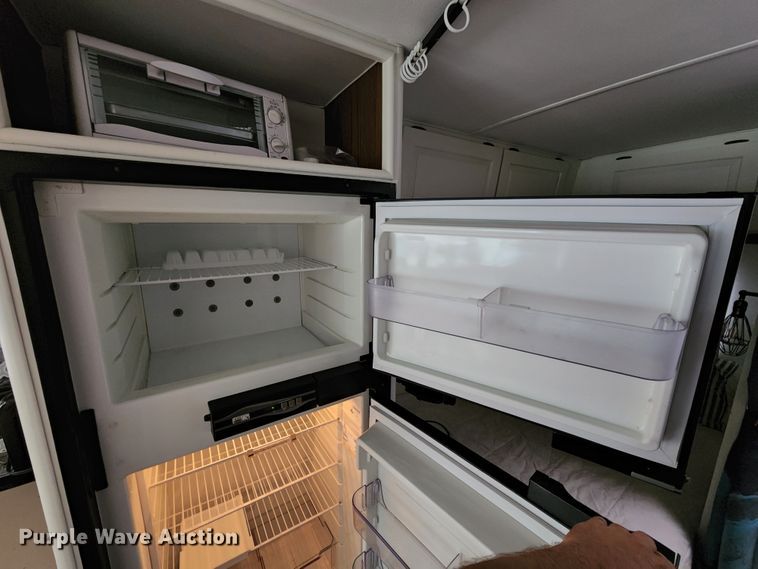 image for item JB9027 1985 Winnebago Chieftain 22  RV