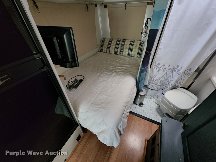 image for item JB9027 1985 Winnebago Chieftain 22  RV