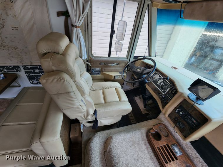 image for item JB9027 1985 Winnebago Chieftain 22  RV