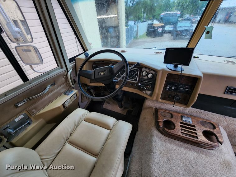 image for item JB9027 1985 Winnebago Chieftain 22  RV