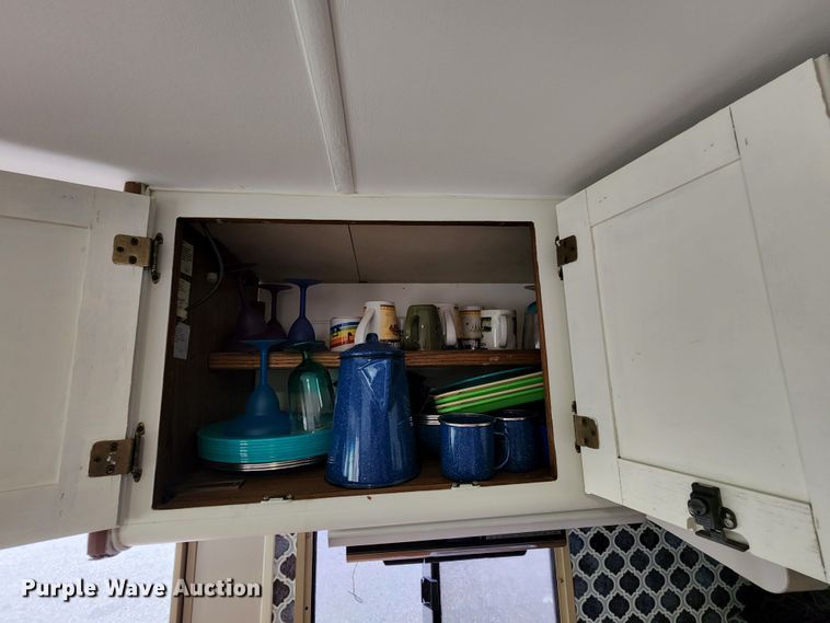 image for item JB9027 1985 Winnebago Chieftain 22  RV