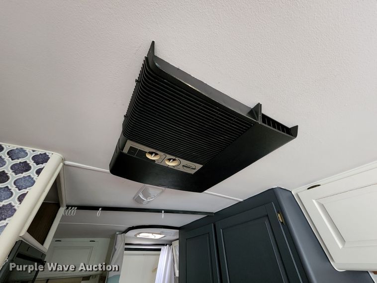 image for item JB9027 1985 Winnebago Chieftain 22  RV