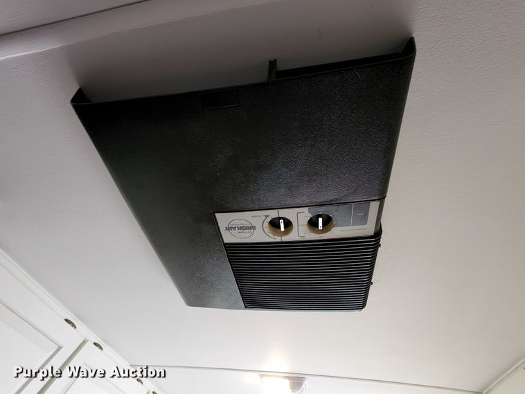 image for item JB9027 1985 Winnebago Chieftain 22  RV