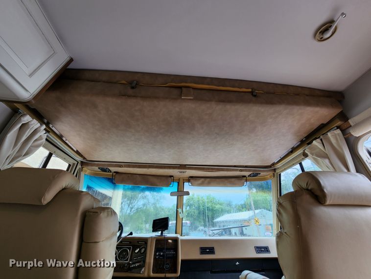 image for item JB9027 1985 Winnebago Chieftain 22  RV