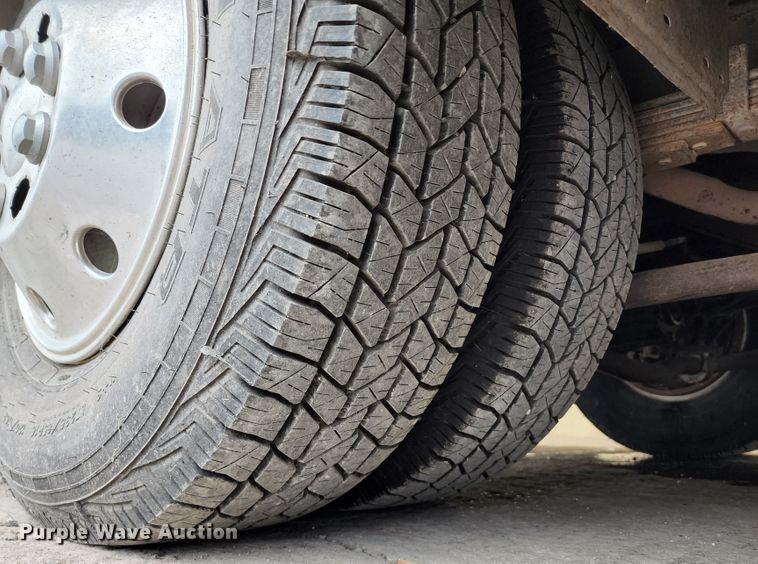 image for item JB9027 1985 Winnebago Chieftain 22  RV