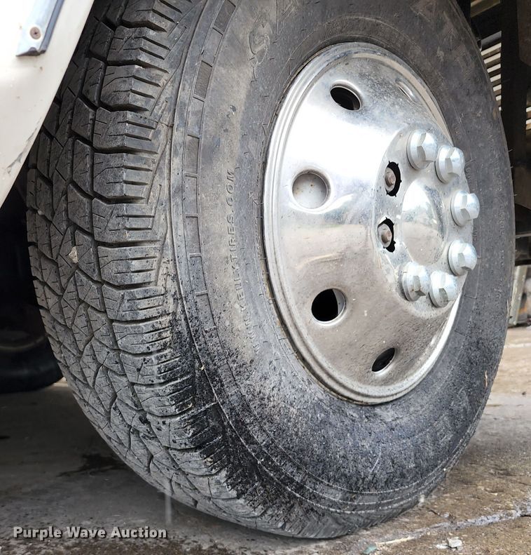 image for item JB9027 1985 Winnebago Chieftain 22  RV