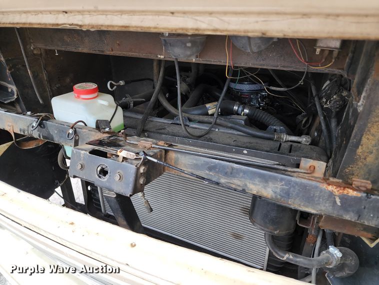 image for item JB9027 1985 Winnebago Chieftain 22  RV