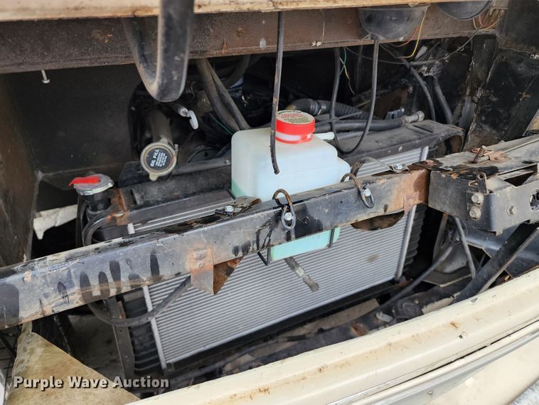 image for item JB9027 1985 Winnebago Chieftain 22  RV