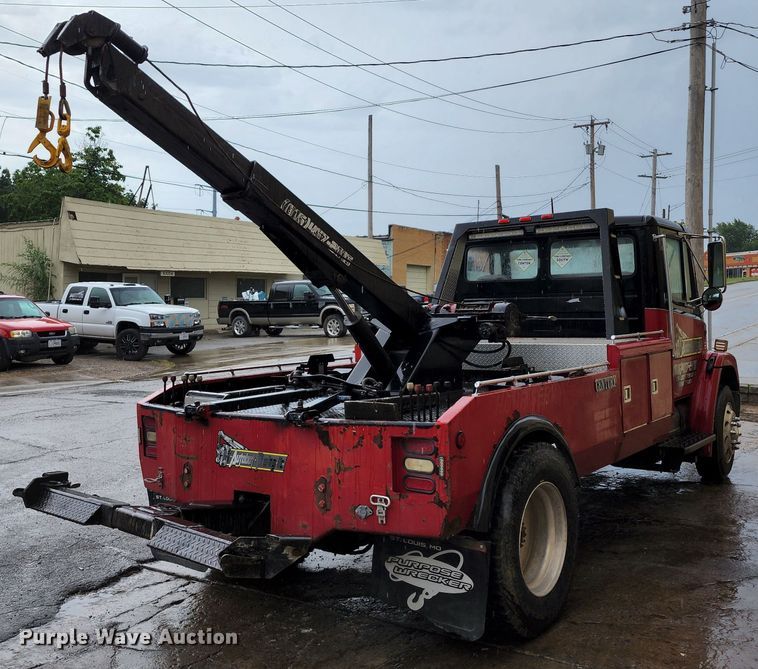 image for item JB9028 1993 Freightliner FL60  tow truck