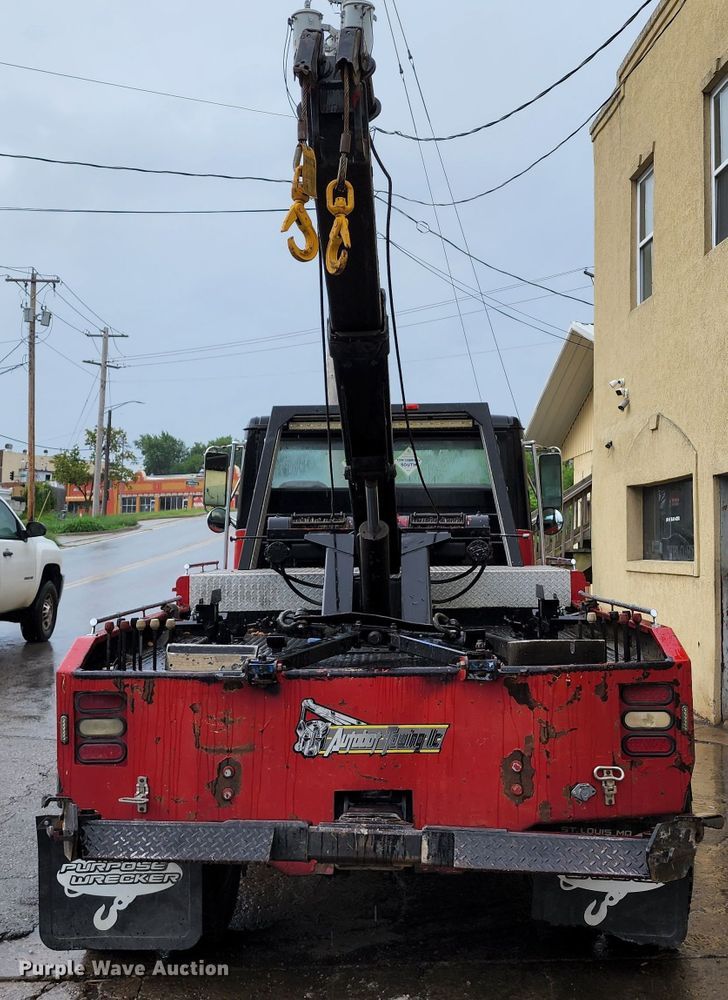 image for item JB9028 1993 Freightliner FL60  tow truck