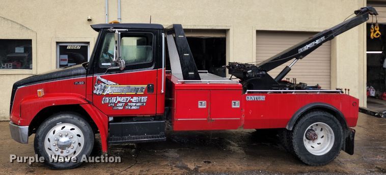 image for item JB9028 1993 Freightliner FL60  tow truck