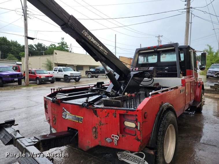 image for item JB9028 1993 Freightliner FL60  tow truck