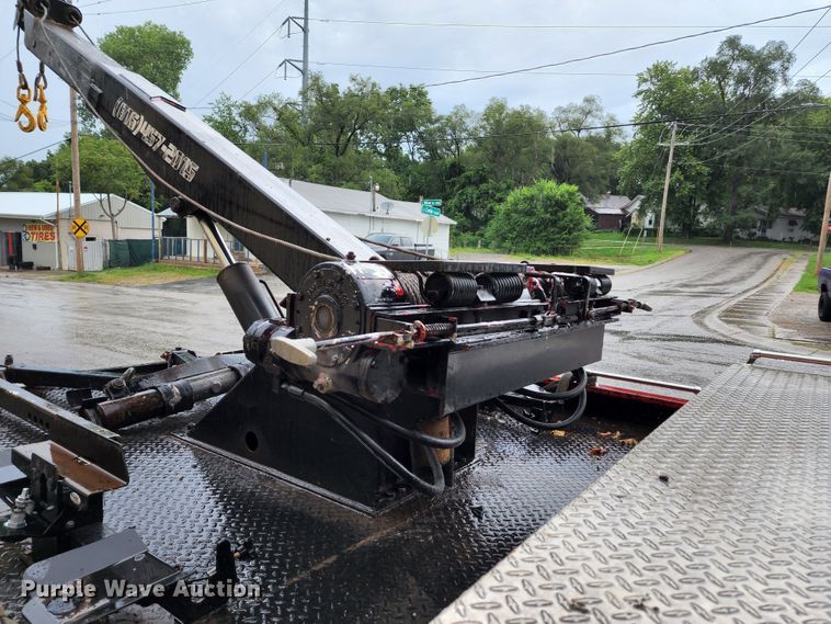 image for item JB9028 1993 Freightliner FL60  tow truck