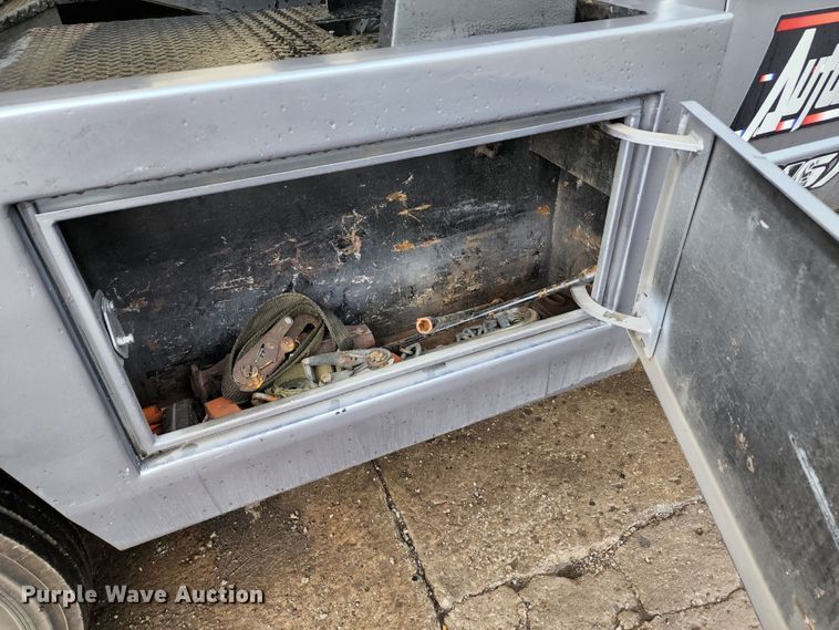 image for item JB9030 2001 Chevrolet Silverado 3500  tow truck