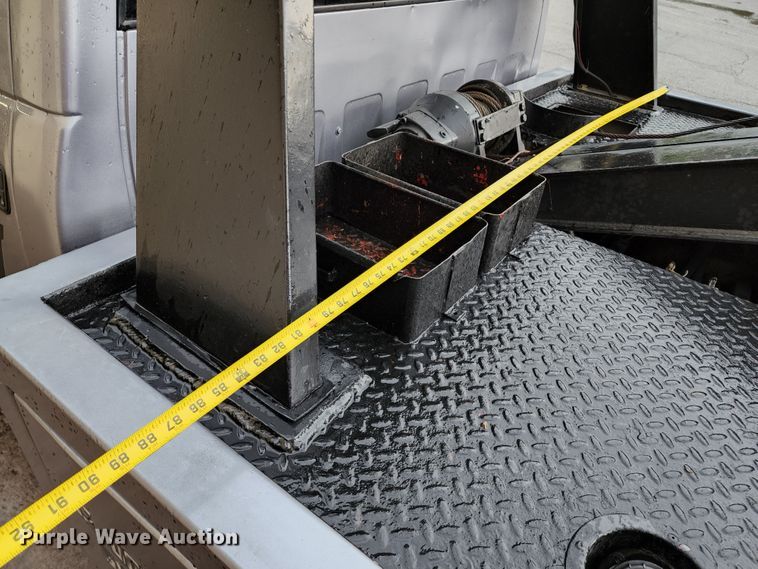 image for item JB9030 2001 Chevrolet Silverado 3500  tow truck