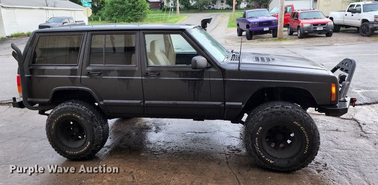 image for item JB9031 1999 Jeep Cherokee  SUV