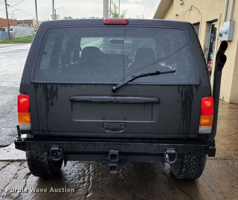 image for item JB9031 1999 Jeep Cherokee  SUV