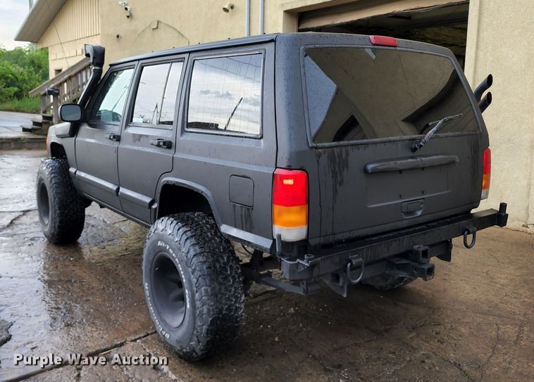 image for item JB9031 1999 Jeep Cherokee  SUV