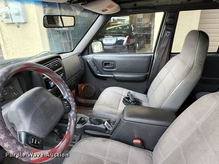 image for item JB9031 1999 Jeep Cherokee  SUV