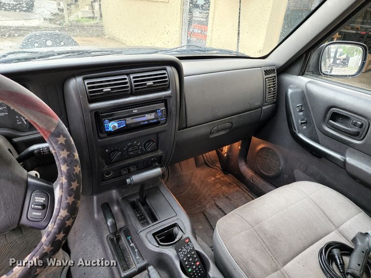 image for item JB9031 1999 Jeep Cherokee  SUV