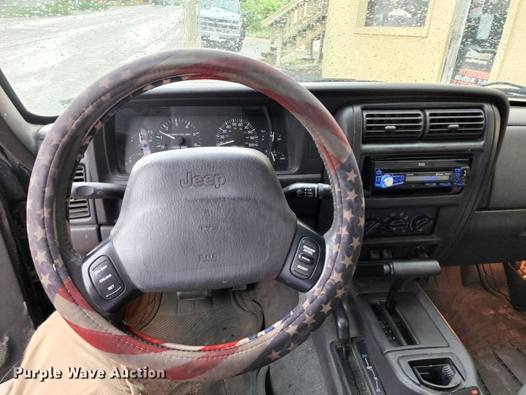 image for item JB9031 1999 Jeep Cherokee  SUV