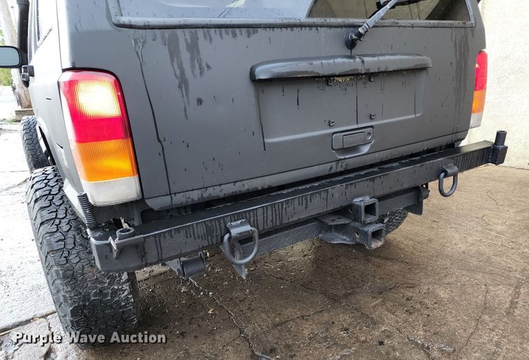 image for item JB9031 1999 Jeep Cherokee  SUV