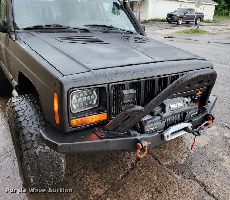 image for item JB9031 1999 Jeep Cherokee  SUV