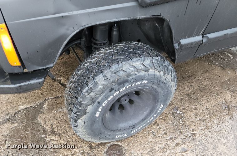 image for item JB9031 1999 Jeep Cherokee  SUV