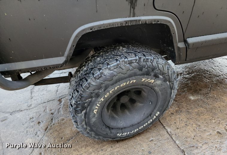 image for item JB9031 1999 Jeep Cherokee  SUV