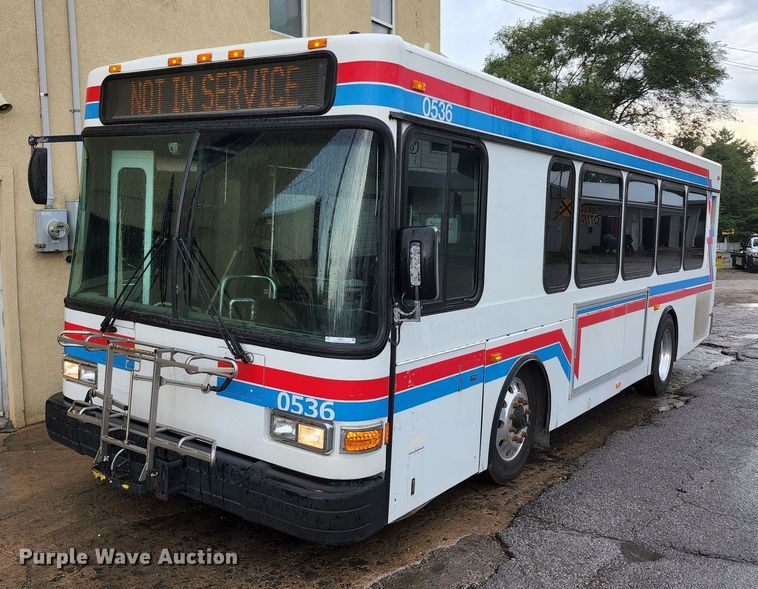 image for item JB9032 2005 Gillig G29E102R2  coach bus