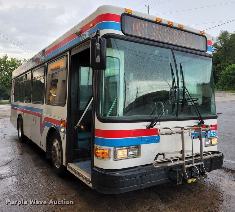 image for item JB9032 2005 Gillig G29E102R2  coach bus