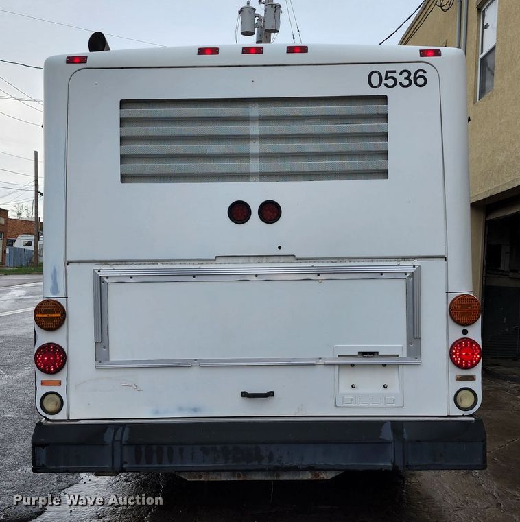 image for item JB9032 2005 Gillig G29E102R2  coach bus