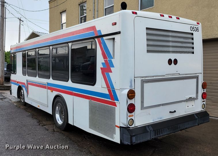 image for item JB9032 2005 Gillig G29E102R2  coach bus