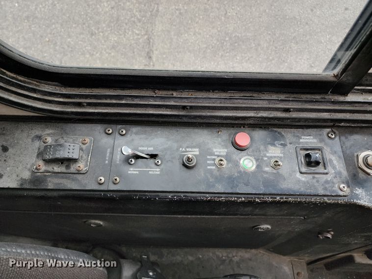 image for item JB9032 2005 Gillig G29E102R2  coach bus