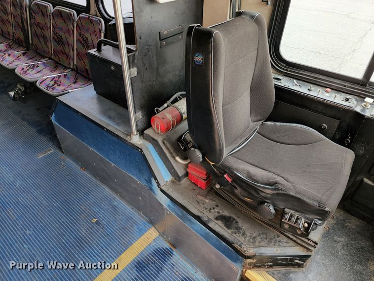 image for item JB9032 2005 Gillig G29E102R2  coach bus