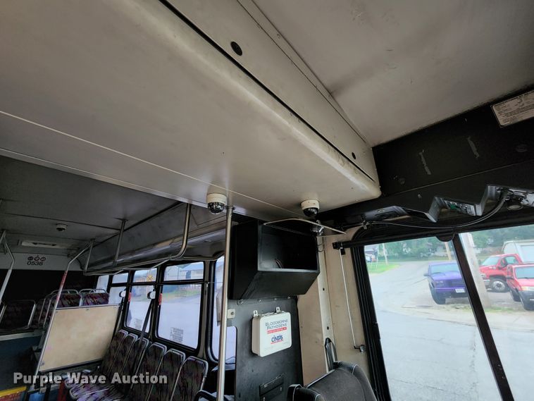 image for item JB9032 2005 Gillig G29E102R2  coach bus