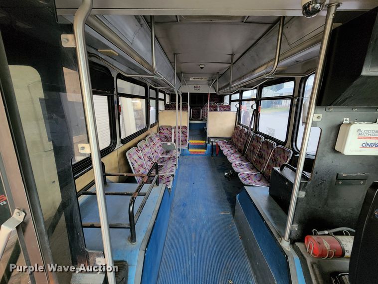 image for item JB9032 2005 Gillig G29E102R2  coach bus