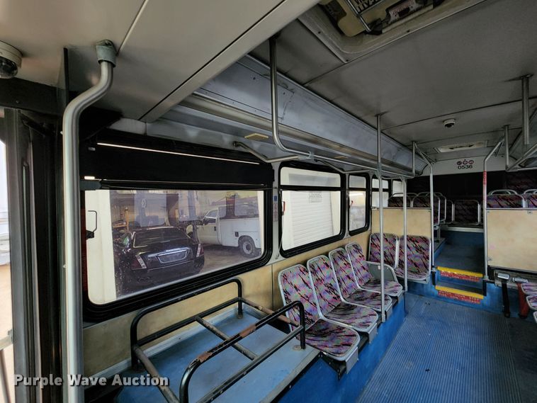 image for item JB9032 2005 Gillig G29E102R2  coach bus