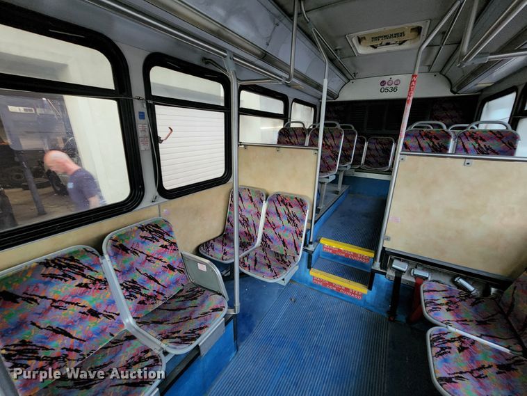 image for item JB9032 2005 Gillig G29E102R2  coach bus