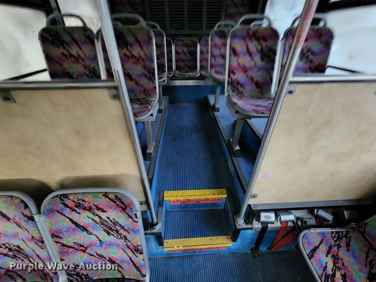 image for item JB9032 2005 Gillig G29E102R2  coach bus